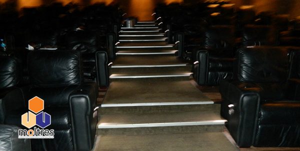 Pisos vinílicos en listones - Proyecto Hoyts DOT/UNICENTER